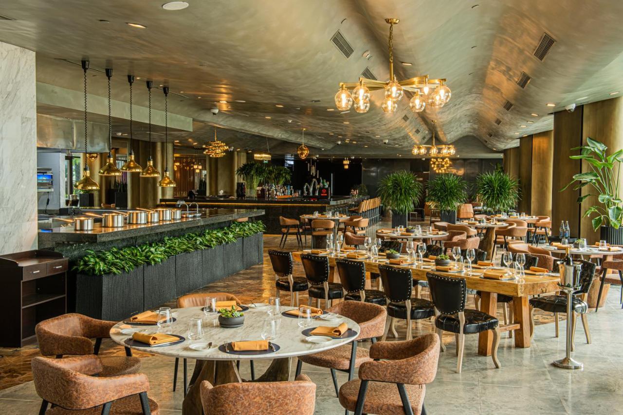 Yoho Hollywood Roosevelt Hotel Macau Exterior foto