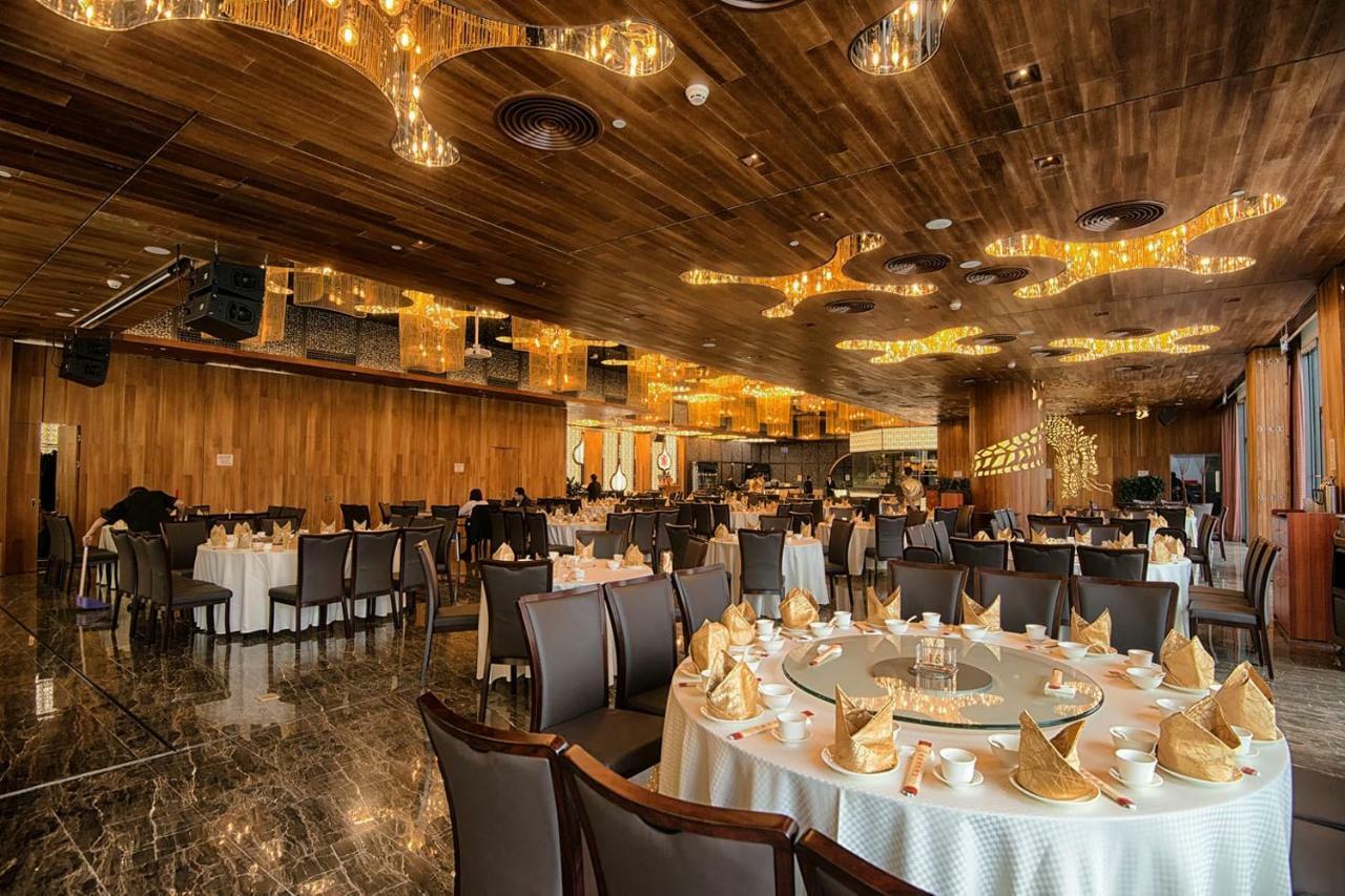 Yoho Hollywood Roosevelt Hotel Macau Exterior foto